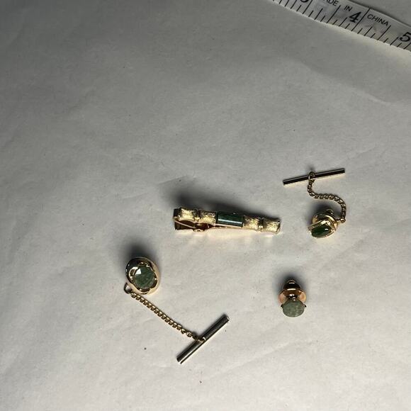 Tie Tacks Jade Yellow Gold plated tie tacks and lapel pin - Picture 10 of 11